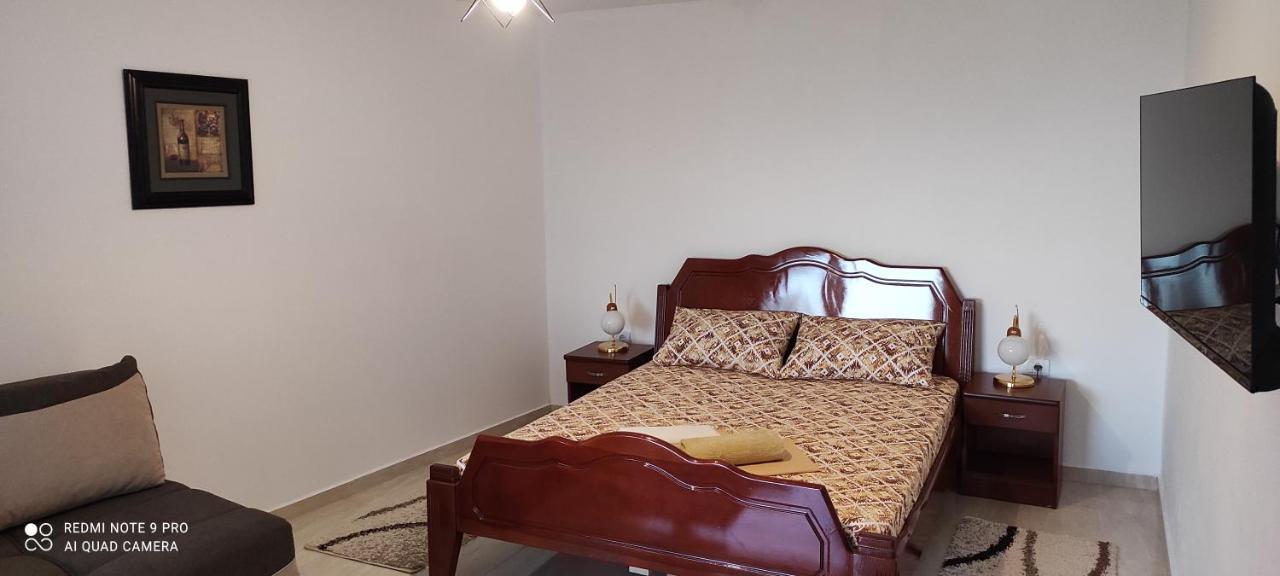 Idealhouse Apartments Ulcinj Esterno foto