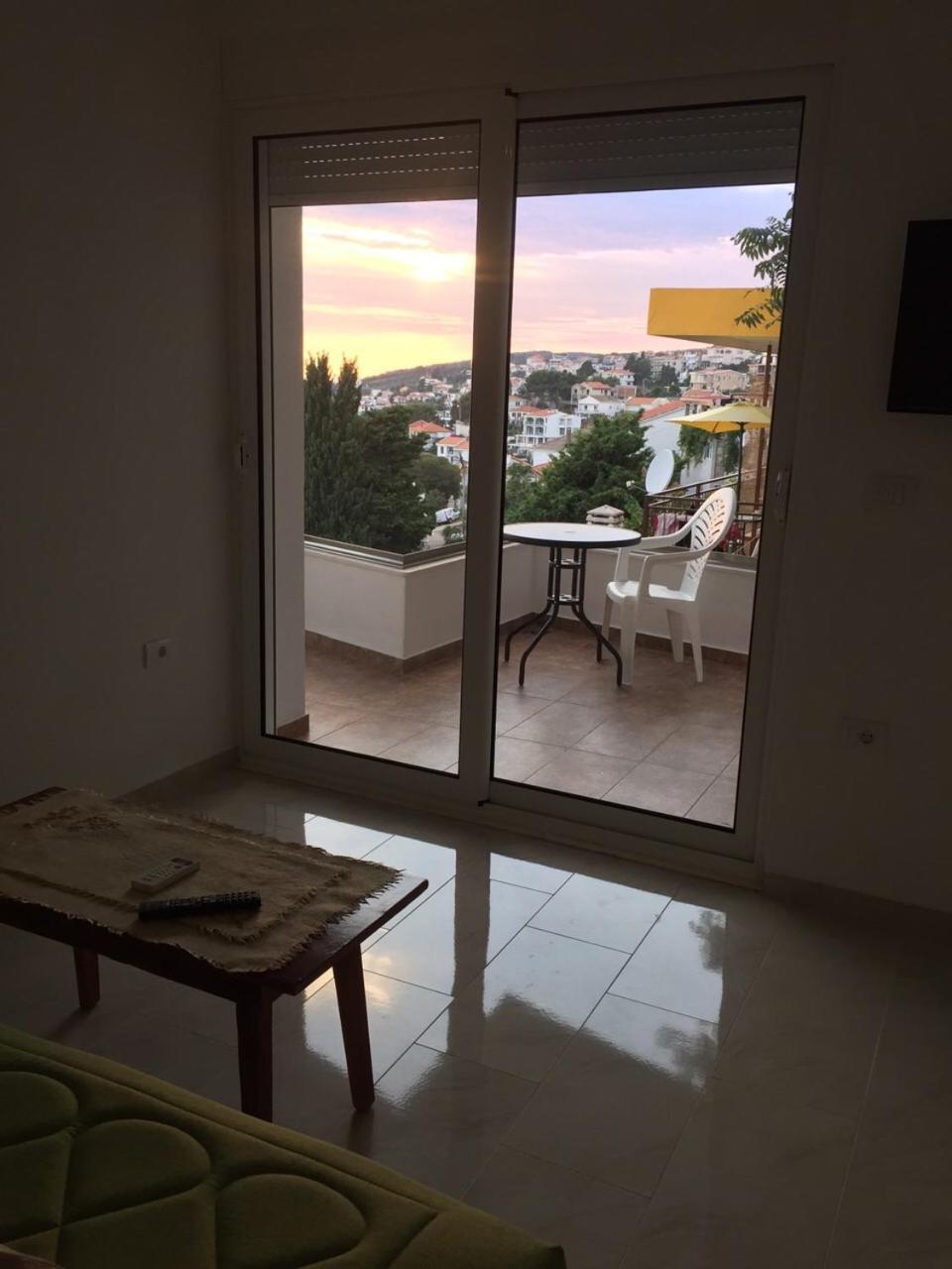 Idealhouse Apartments Ulcinj Esterno foto